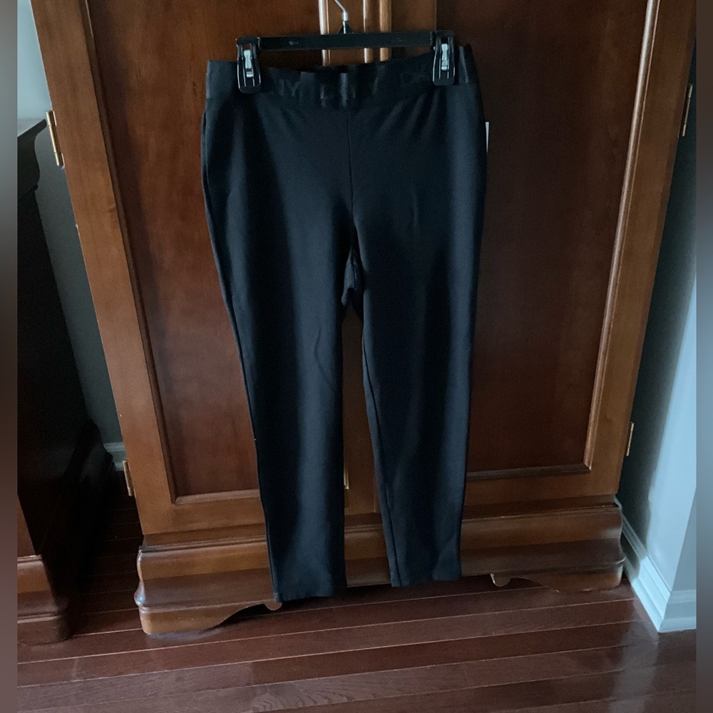 NWT DKNY Black Wonen’s Stretch Pants Size Large